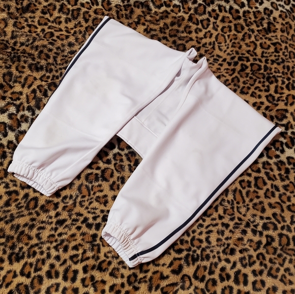 Easton Belted Women's Medium White with Navy Piping Softball Pants - Picture 5 of 5